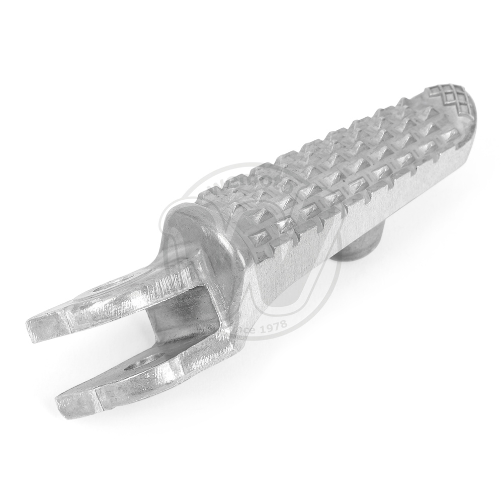 0OX2440_zzvw2190 three.jpg